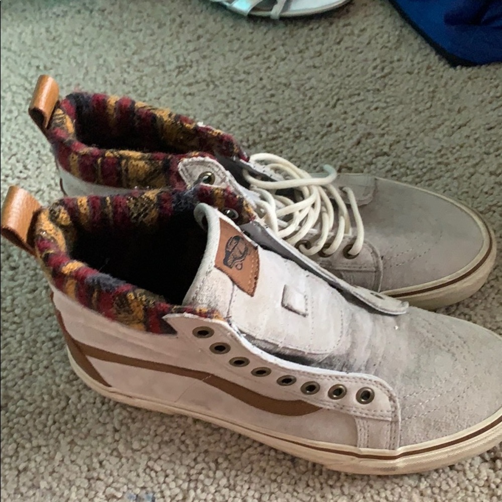 HIGH TOP SNOW SNEAKERS